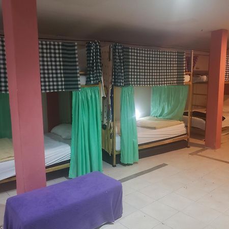 Ostello Lucky Dorm Phi Phi Islands Esterno foto
