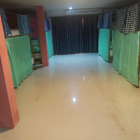 Ostello Lucky Dorm Phi Phi Islands Esterno foto