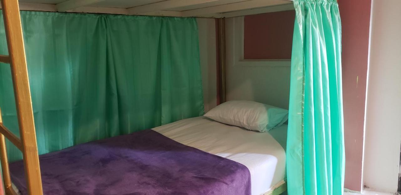 Ostello Lucky Dorm Phi Phi Islands Esterno foto