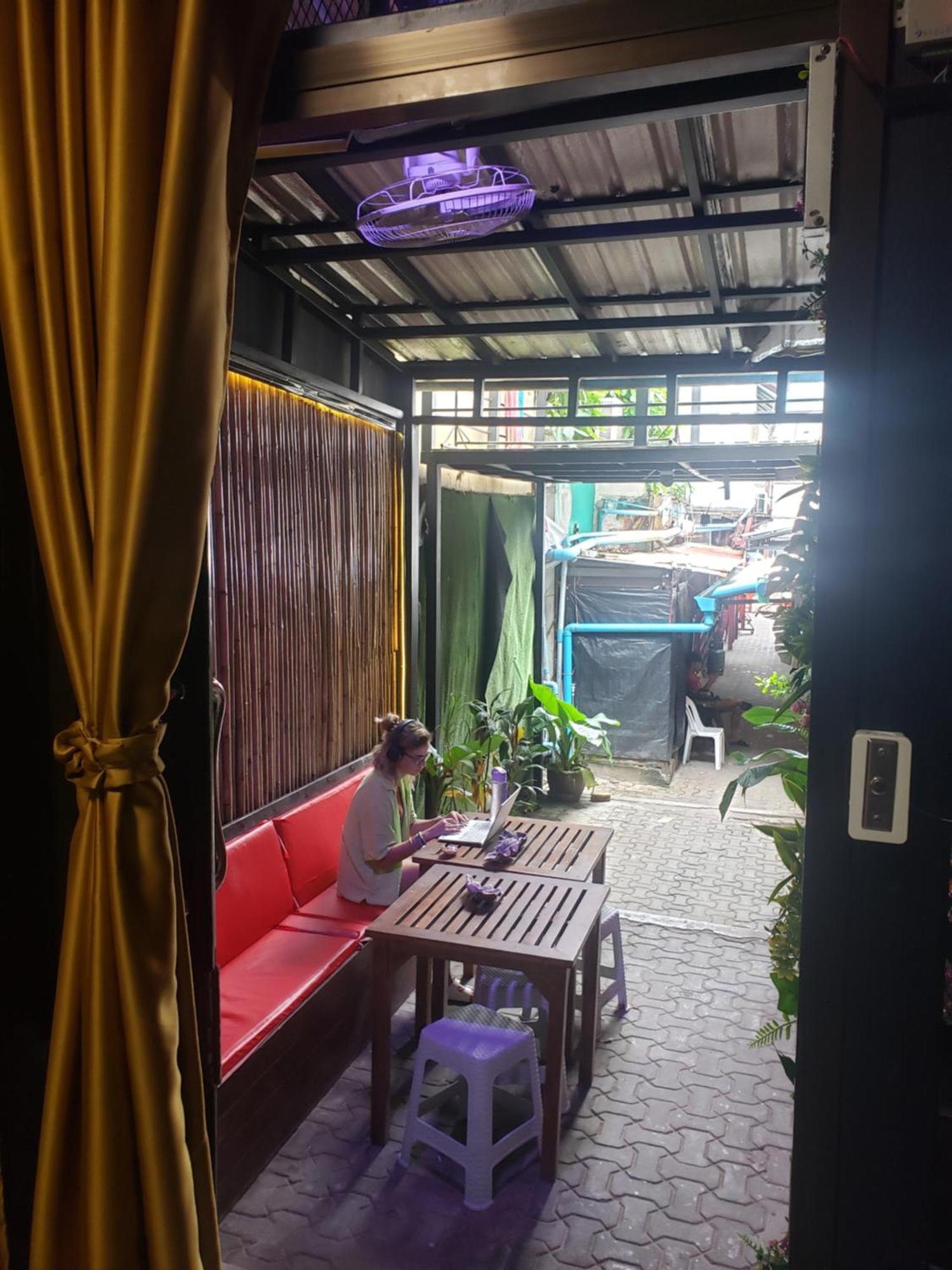 Ostello Lucky Dorm Phi Phi Islands Esterno foto